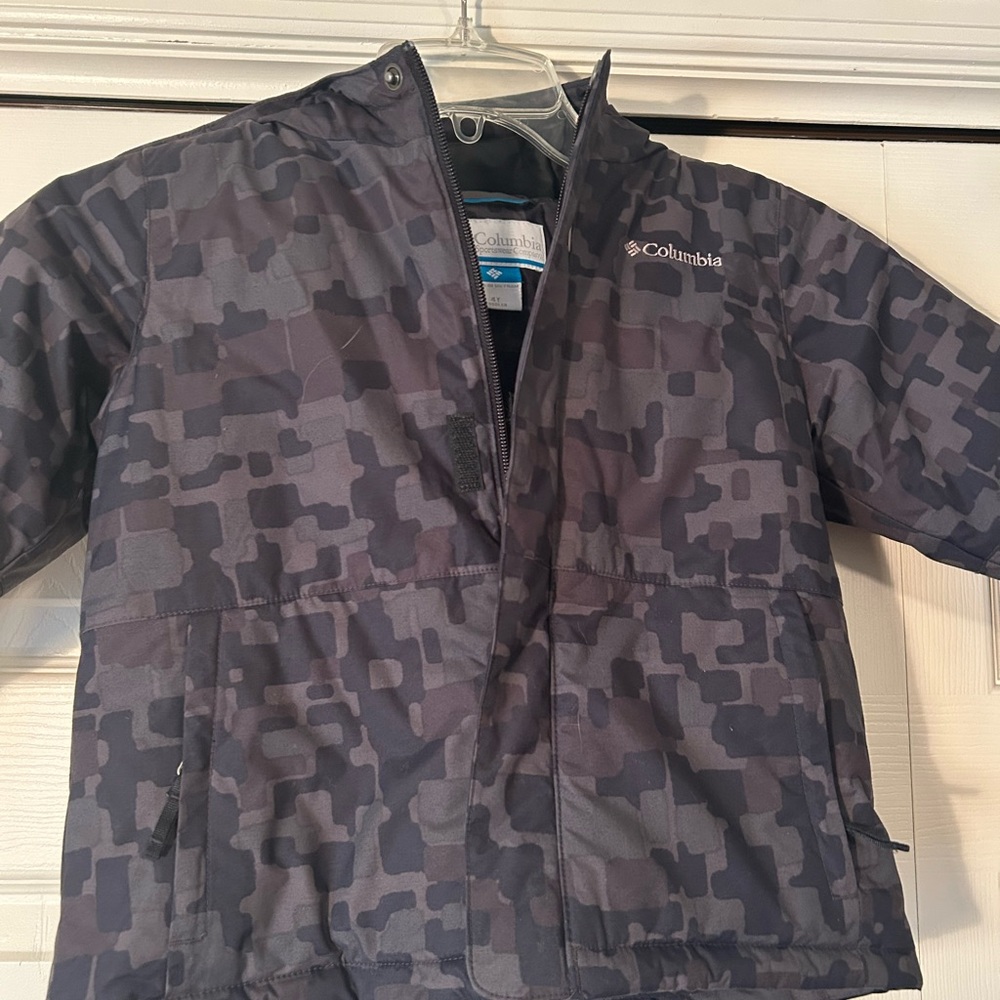 Columbia Kids Hooded Black & Green Camo Nylon Jacket size 4T